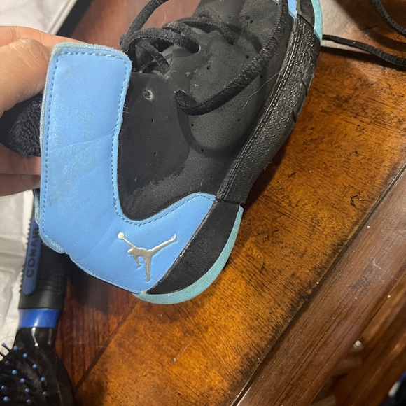 Jordan shies for little boys ,fit 3-5 years. - Picture 4 of 5